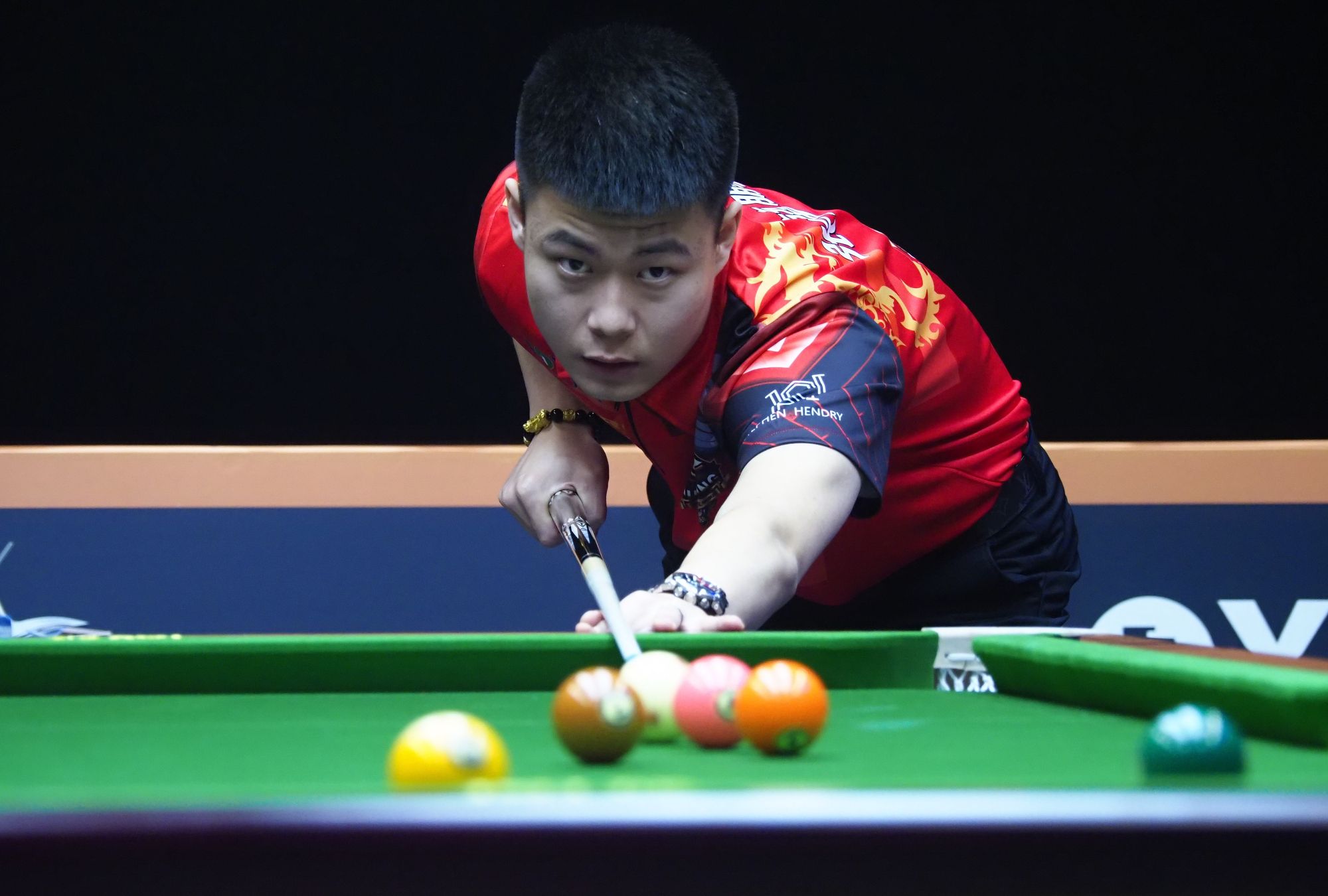 还在篮板方 还在篮板方