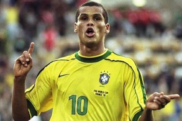 凭借一记精 凭借一记精