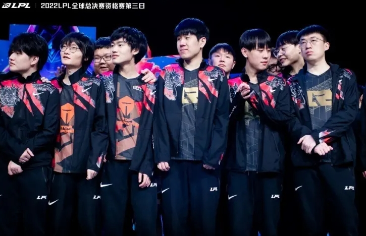 度将足球世 度将足球世