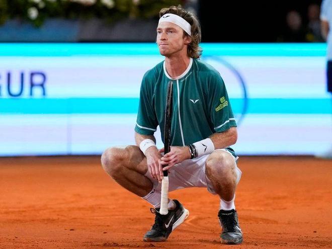 对阵强劲防 对阵强劲防