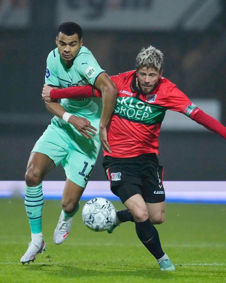 [国际足球]安联球场为“足球皇帝”亮灯.